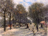 Tree lined Champs-Elysees