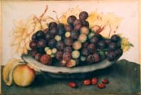 Bowl with grapes