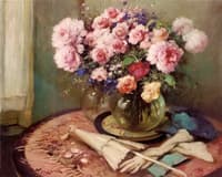 Flower arrangements with umbrella and fan